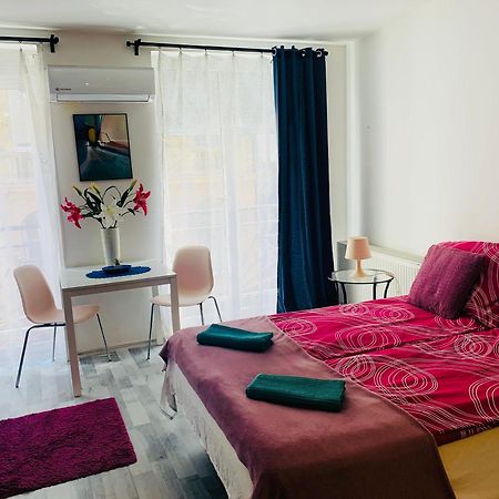 Onyx Apartment With Free Private Garage + Ac Budapest Exteriör bild