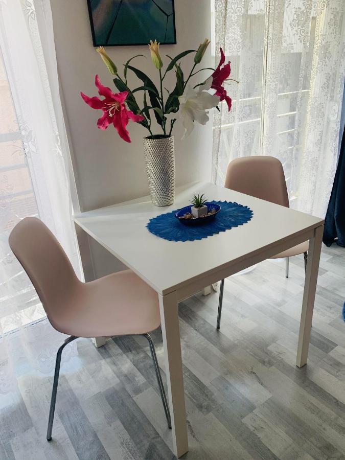 Onyx Apartment With Free Private Garage + Ac Budapest Exteriör bild