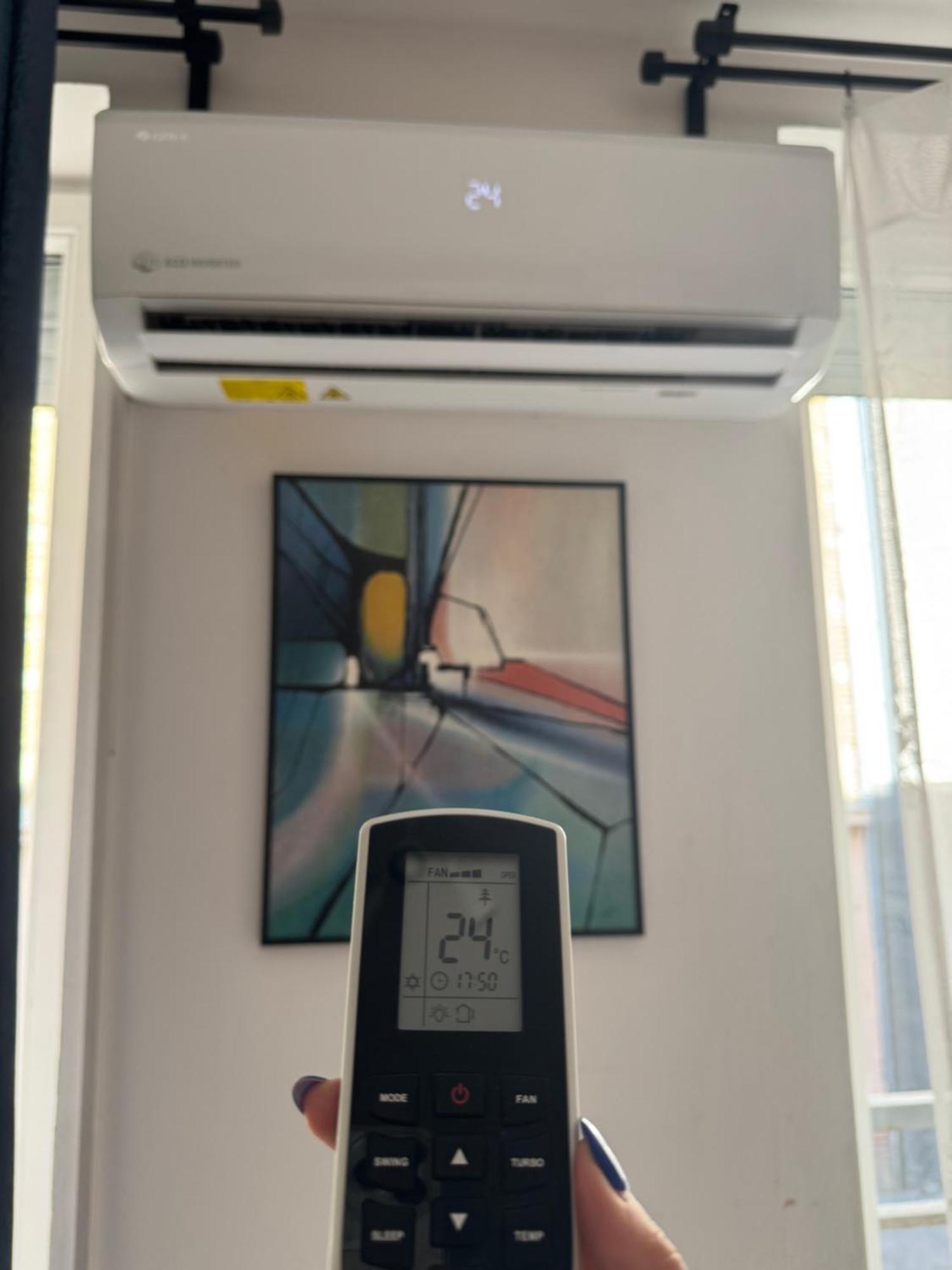 Onyx Apartment With Free Private Garage + Ac Budapest Exteriör bild